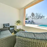 4 By Interhome