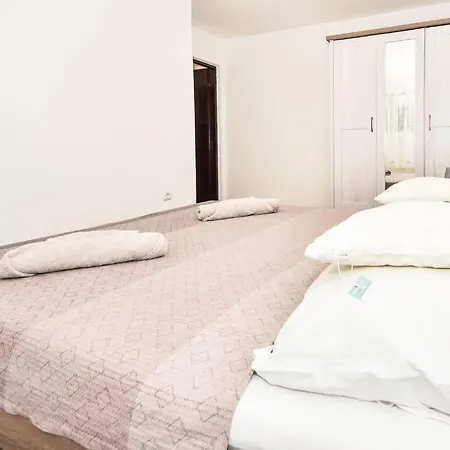 4 By Interhome *