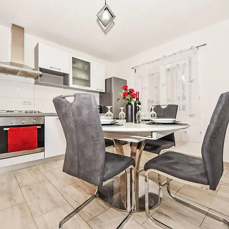 شقة 4 By Interhome *