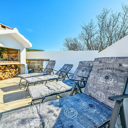 4 By Interhome شقة *