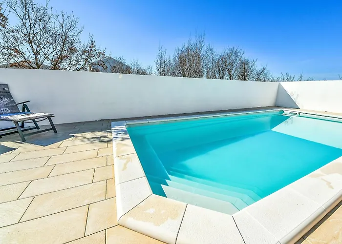 4 By Interhome Maslenica