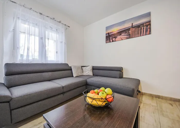 4 By Interhome Apartman Maslenica
