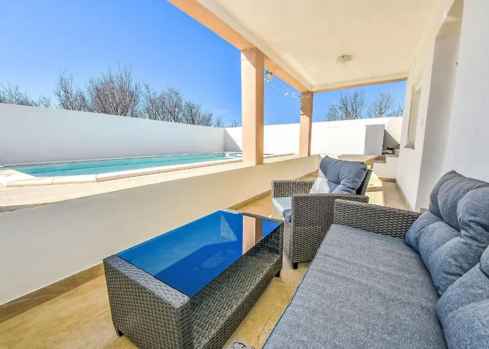 4 By Interhome Apartman *